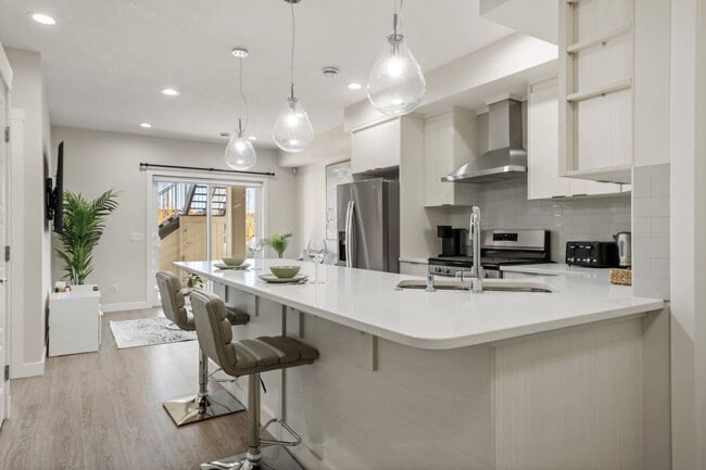 Photo du bâtiment - 89 Sage Bluff Rise NW