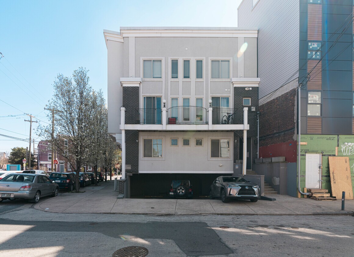 Primary Photo - 1246 Frankford Ave