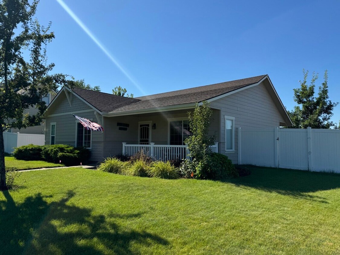 Primary Photo - Charming Two-Bedroom Home in Rathdrum, ID