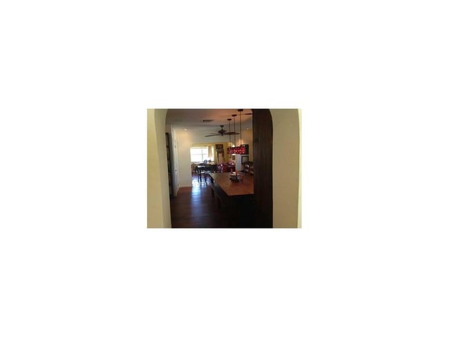 Building Photo - 1153 Biarritz Dr