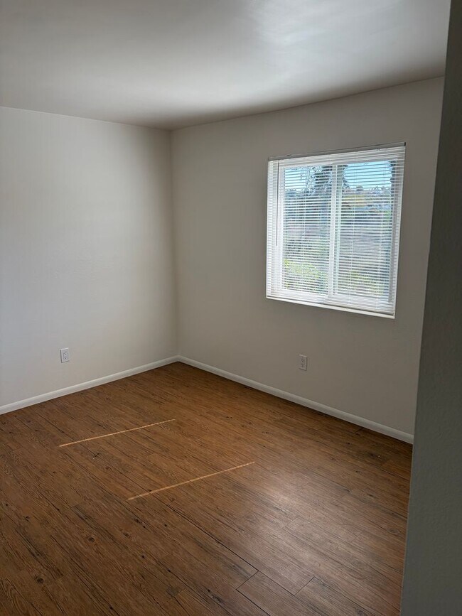 Foto del edificio - 3-Bed, 2-Bath Townhome in University City!