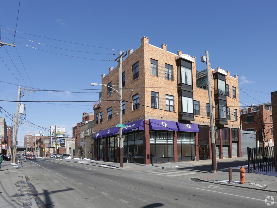 Primary Photo - 333 N 10th St