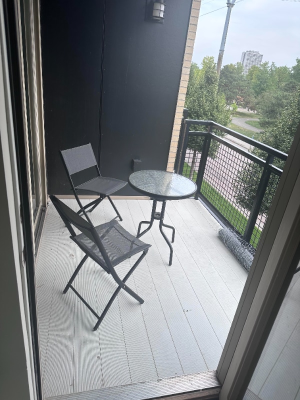 Building Photo - 501 SE Main St