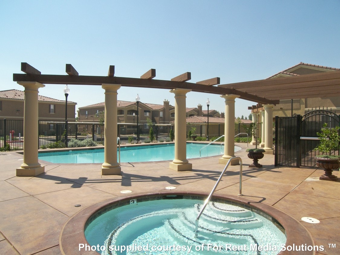 CASTELLINO AT LAGUNA WEST Apartments in Elk Grove, CA