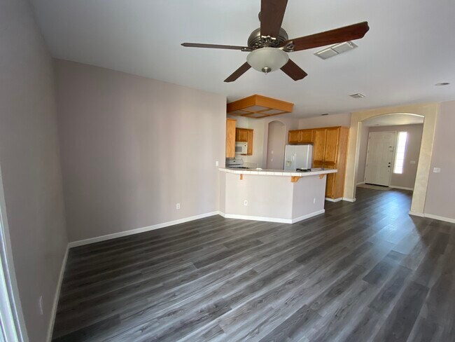Building Photo - 9225 Sweetdale Ct
