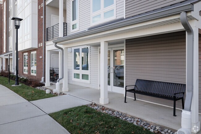 Foto del edificio - 1 Jets Dr