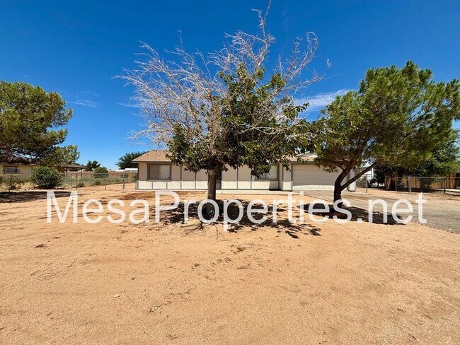 Foto del edificio - 21150 Nandina St