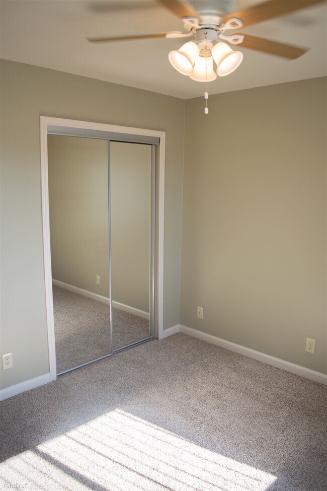 Building Photo - 2 br, 1 bath  - Appleton Ridge