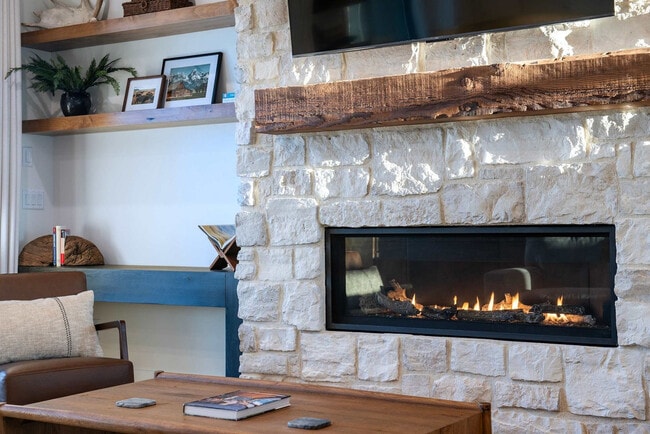 Foto del edificio - 9187 Timberline Loop