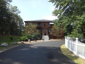 Building Photo - 1375 Bodwell Rd