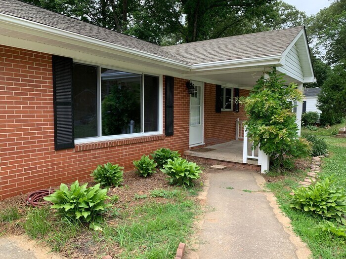 205 Forestdale Dr, Jamestown, NC 27282 House Rental in Jamestown, NC