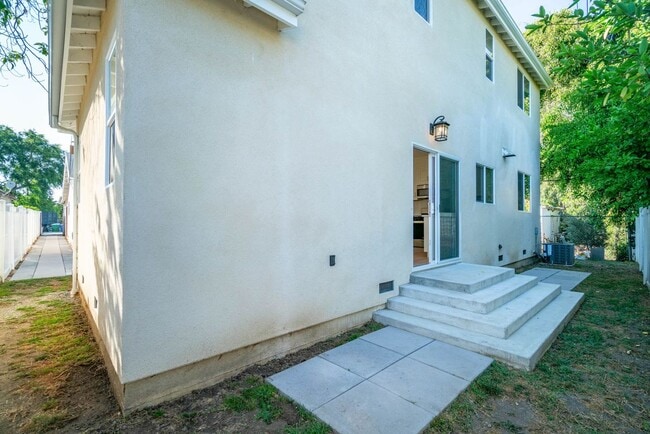 Building Photo - 11338 Barman Ave