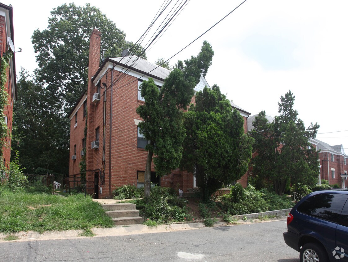 Foto del edificio - 8709 Plymouth St