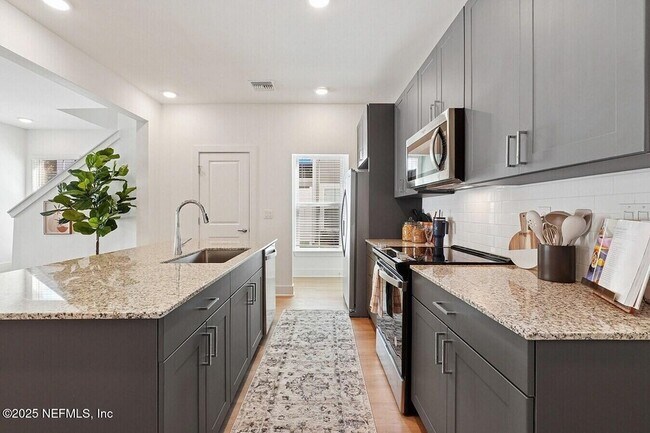 Foto del edificio - 3730 Dupont Ave