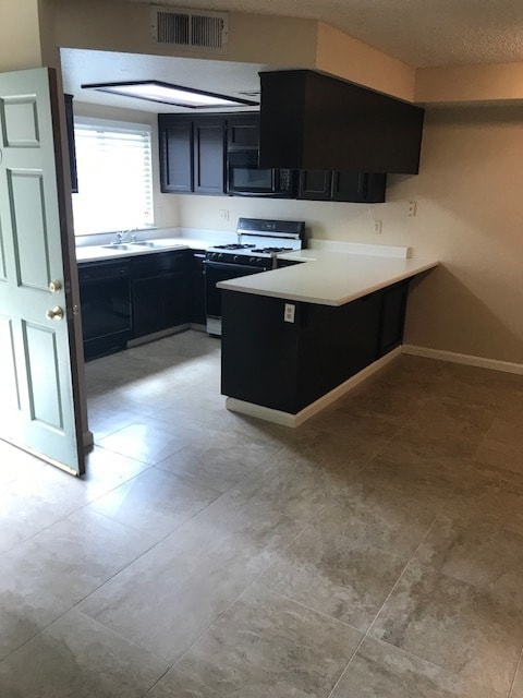 Building Photo - AJ-817