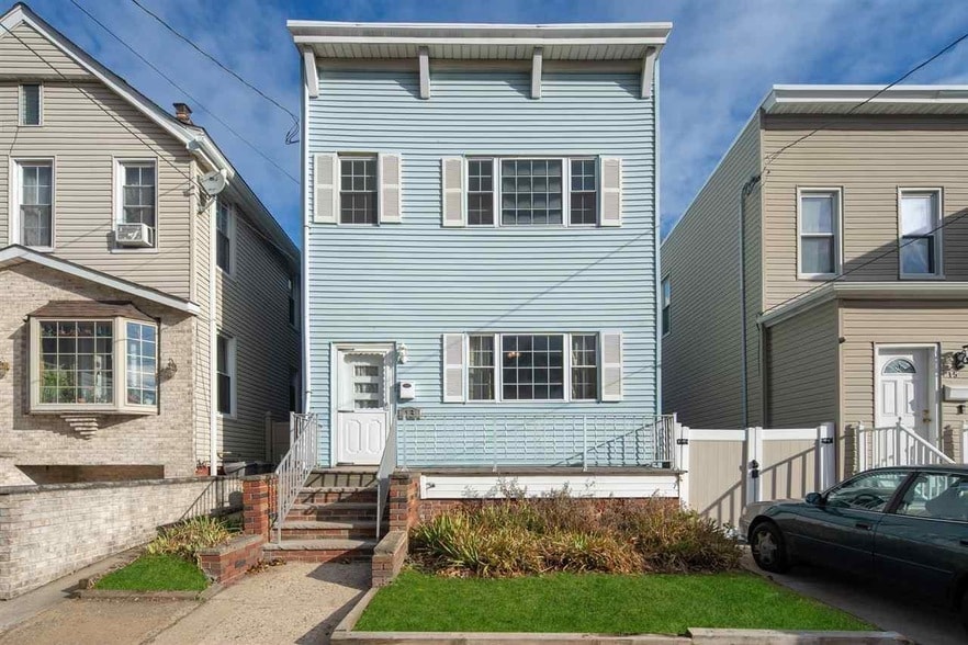 Photo - 13 E 52nd Street Unit 1