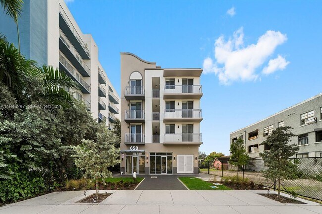 Building Photo - 650 SW 1st St