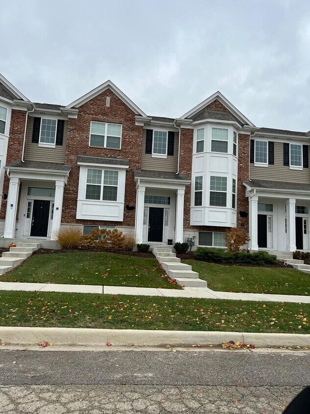 1921 Continental Ave, Naperville, IL 60563 Townhome Rentals in