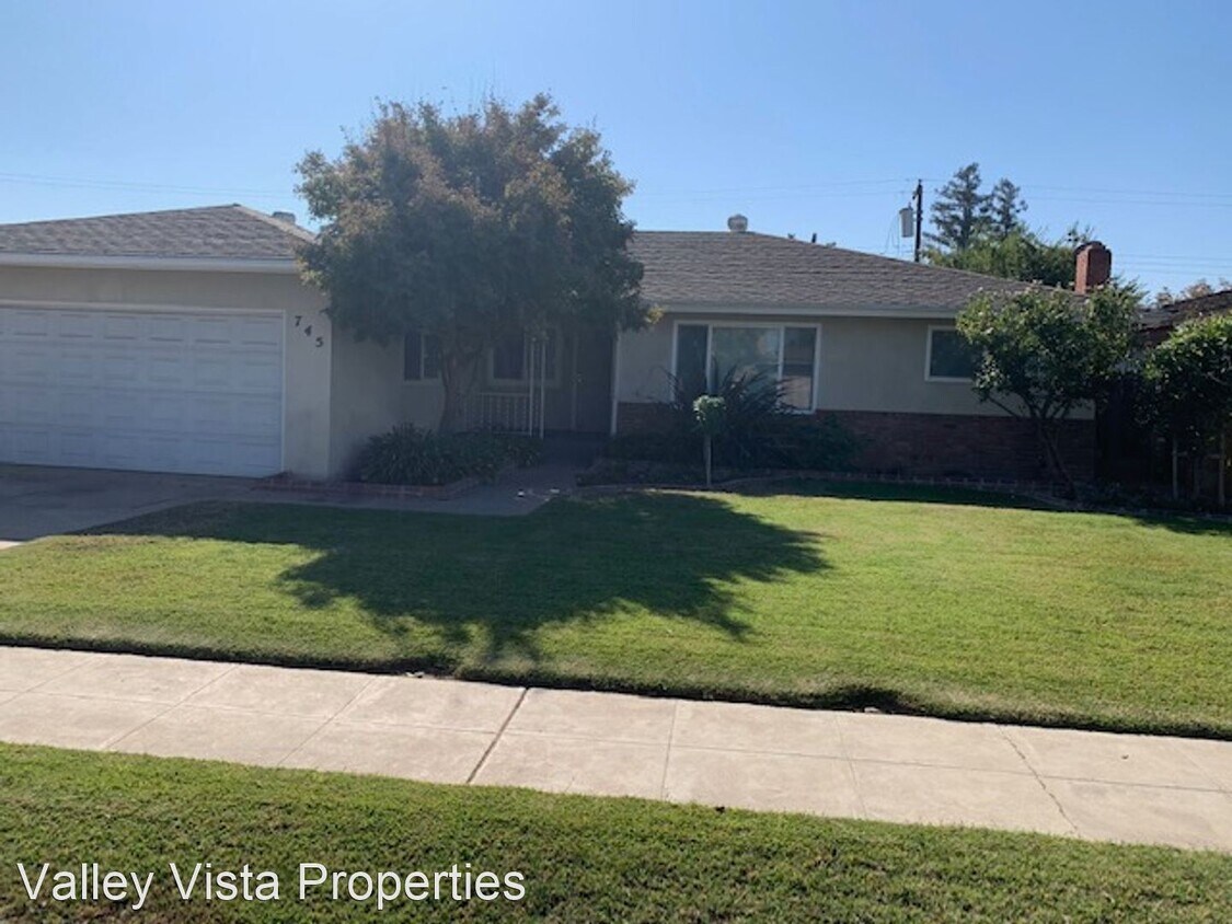 3 br, 2 bath House 745 E Tenaya Way House Rental in Fresno, CA