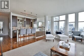 Building Photo - 10-PH10 Navy Wharf Ct