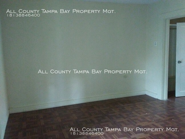 Building Photo - Quaint Studio Apartment on the first floor