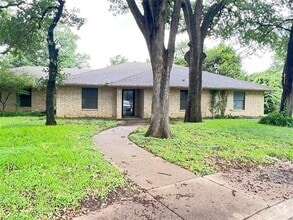 Building Photo - 1000 Maykus Ct