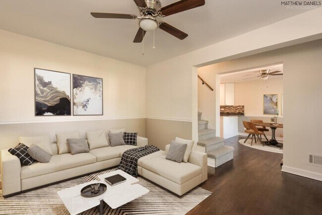 Foto del edificio - 8952 Meade Ave