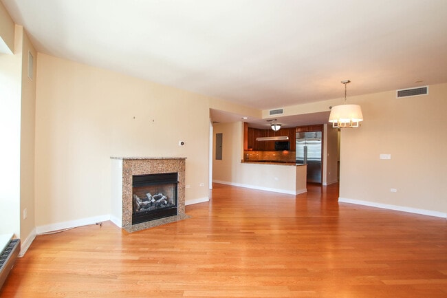 Building Photo - 130 N Garland Ct