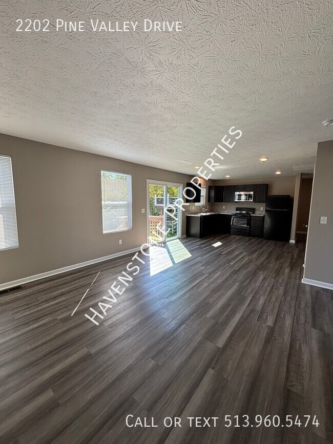 Foto del edificio - 2202 Pine Valley Dr