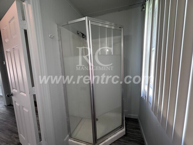 Building Photo - 512 Griffin-