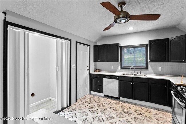 Foto del edificio - 416 Electric St