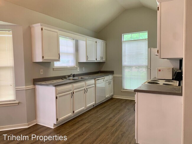 Building Photo - 3 br, 2 bath House - 221 Sunchase Dr