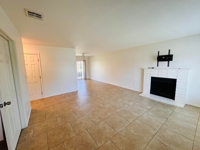 Building Photo - 75245 Vista Corona