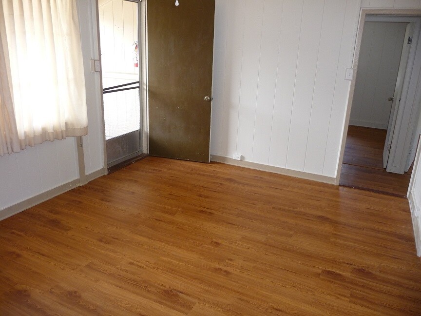 Building Photo - 2810 Varsity Cir