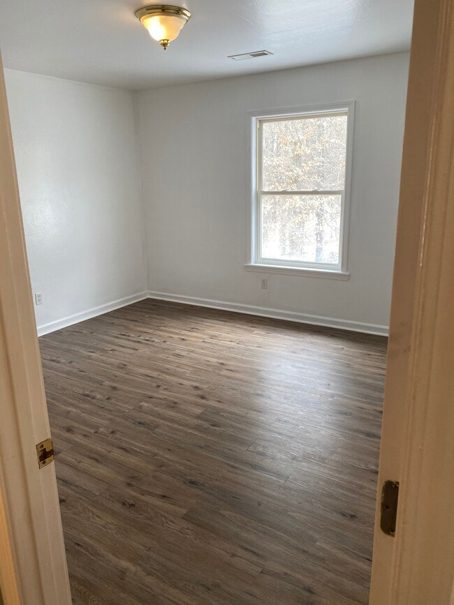 Building Photo - 209 Pebble Creek Dr