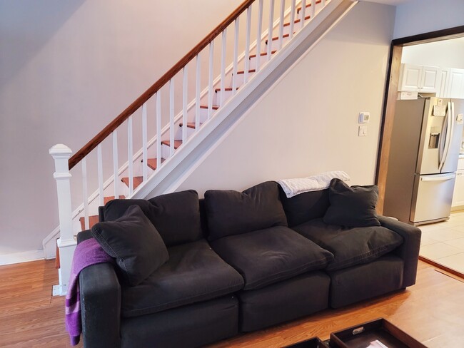 Building Photo - 1718 McClellan St