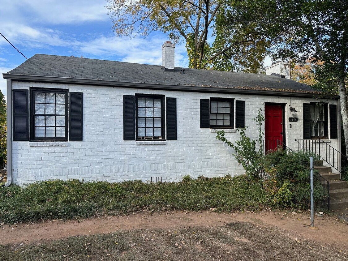 Cottage Avaialble off S. Lumpkin St. House Rental in Athens, GA