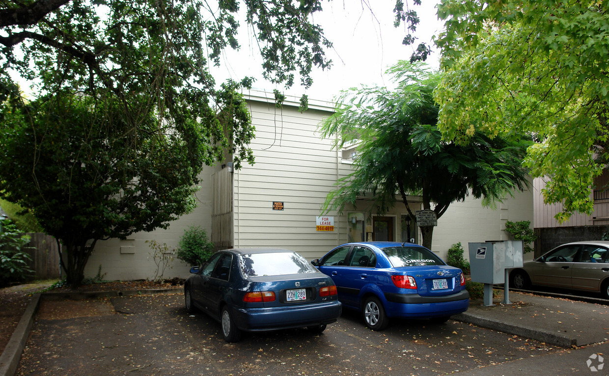 Building Photo - Campus Apartments