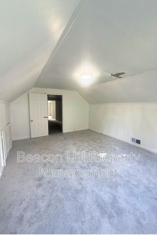 Building Photo - 6514 Fullerton Ave