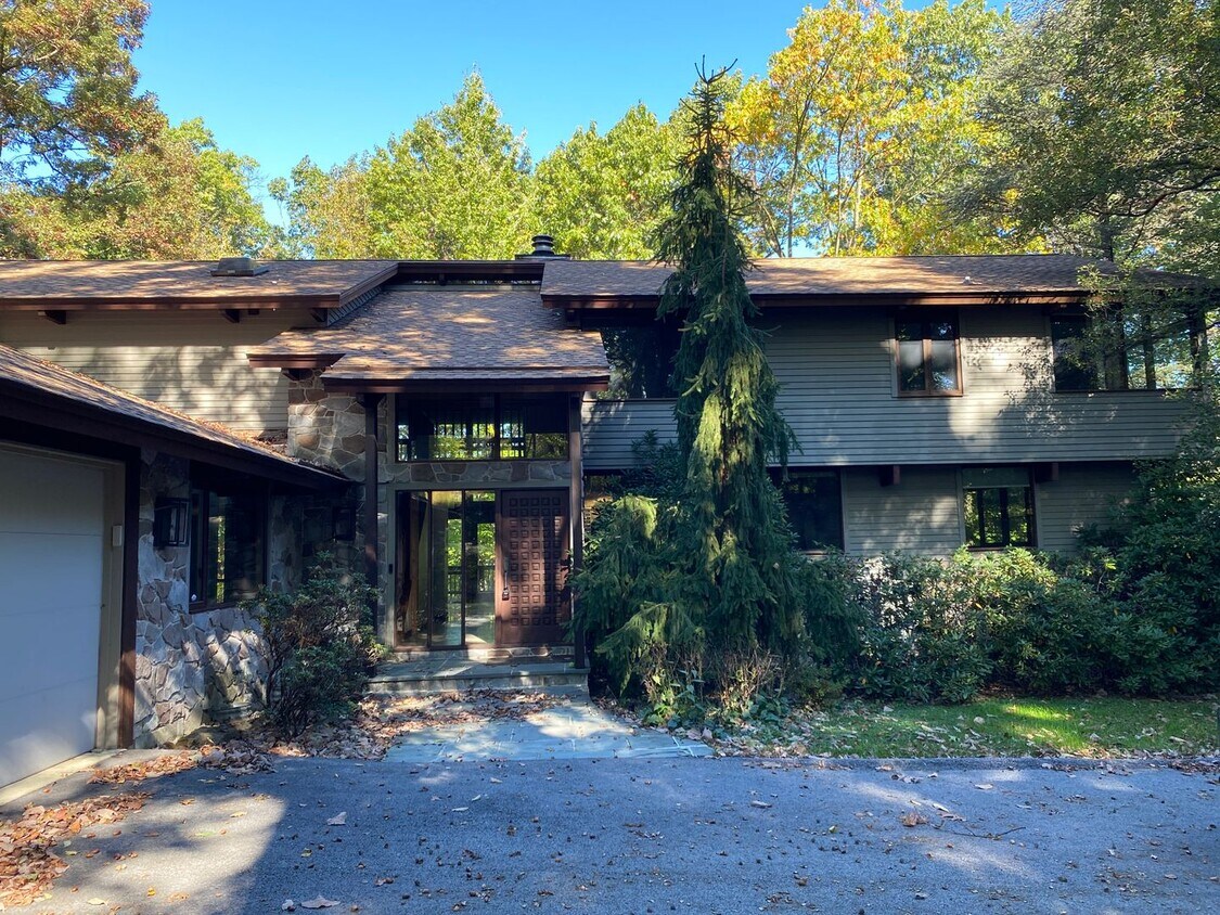 Foto principal - "SHORT TERM RENTAL" 410 Shady Dell Road, Y...
