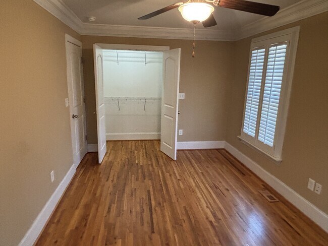 Foto del edificio - 1240 Ebinport Rd