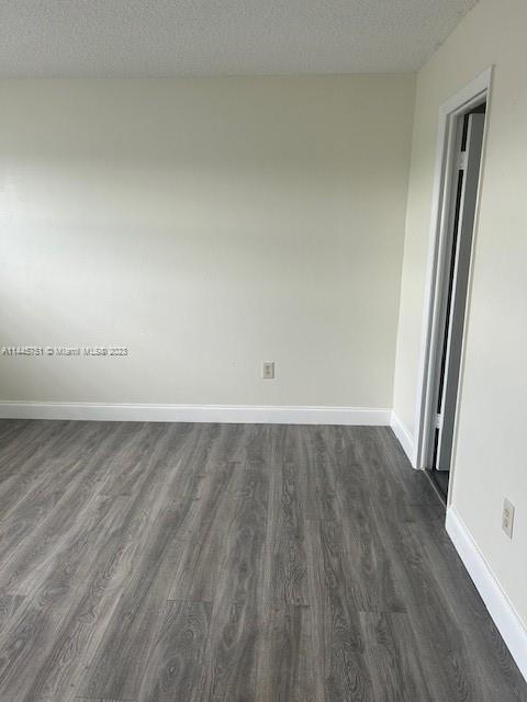 Foto del edificio - 8130 Sunrise Lakes Blvd