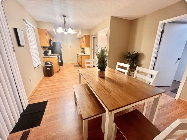 Foto del edificio - 4319 Frontenac Dr