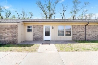Building Photo - 508 N 6th St