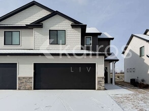 Building Photo - 6928 Holly Ct