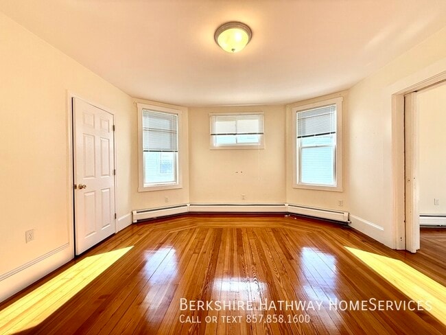 Building Photo - 12 Garrison Ave