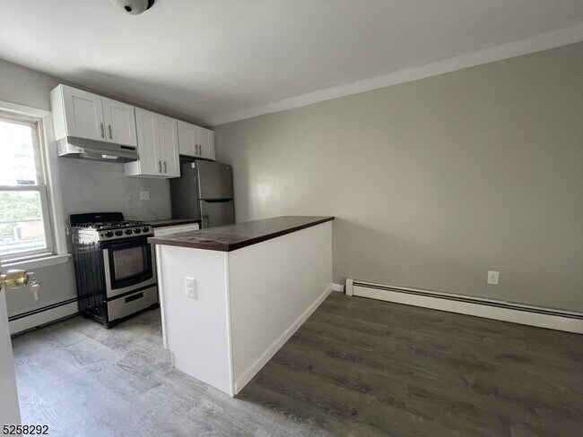 Foto del edificio - 296 Ivy St