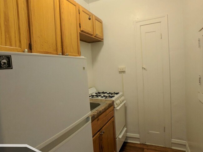 Foto del edificio - 2536 N Sawyer Ave