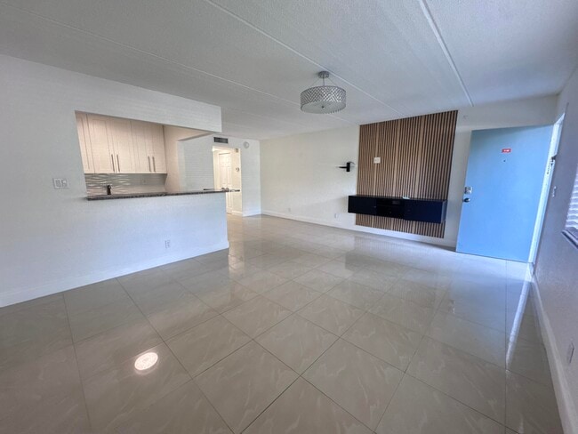 Foto del edificio - 2100 Springdale Blvd