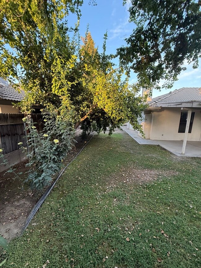 Building Photo - Charming 3-Bedroom Home in North Campus Park